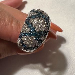 14k white gold with white and blue diamonds